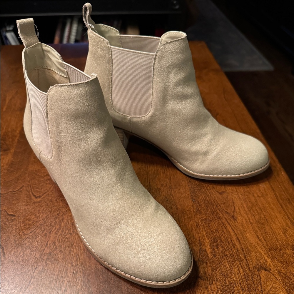 Bellissima by Dolce Vita boots size 9